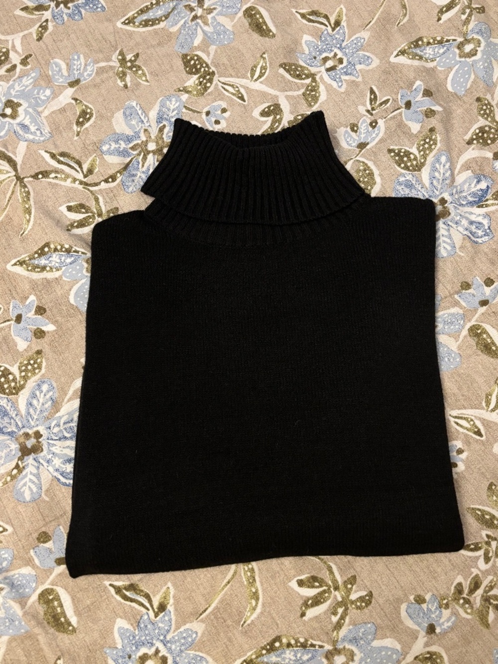 Lulus black turtleneck sweater - Picture 2 of 3